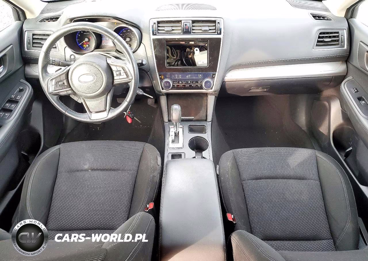 2018 Subaru Outback 2.5I Premium VIN:4S4BSACCXJ3348995 - 8