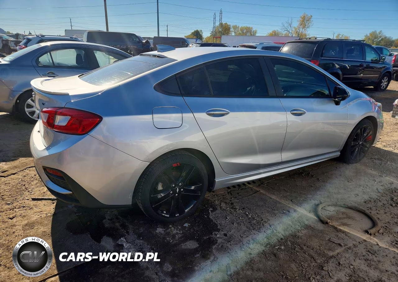 2018 Chevrolet Cruze Lt VIN:1G1BE5SM8J7146848 - 3