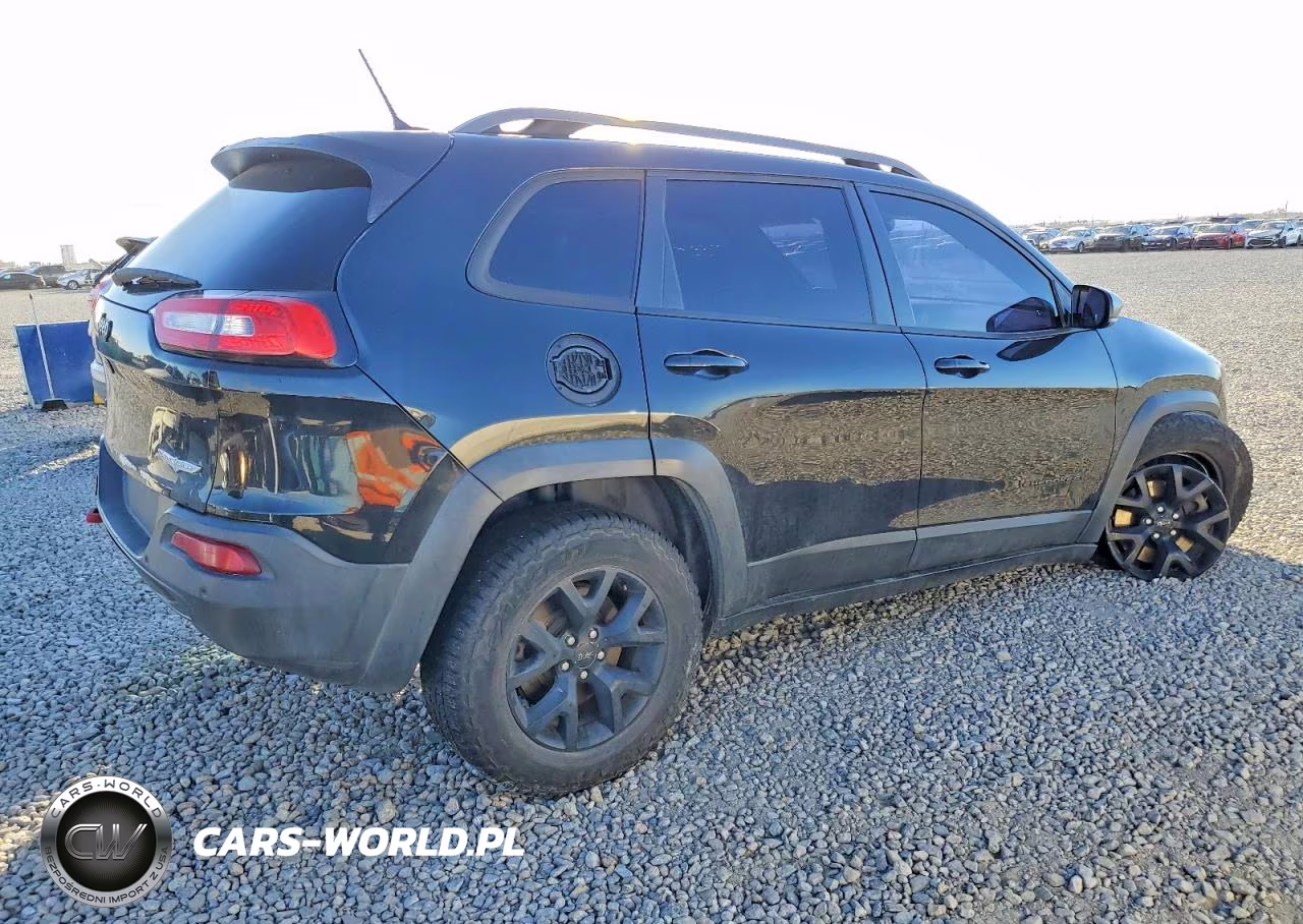 2015 Jeep Cherokee Trailhawk VIN:1C4PJMBS3FW693959 - 3