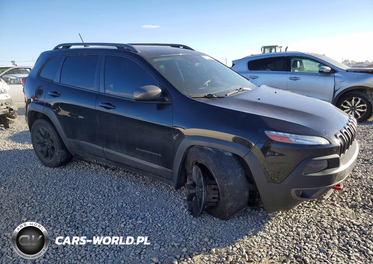 2015 Jeep Cherokee Trailhawk VIN:1C4PJMBS3FW693959 - 4