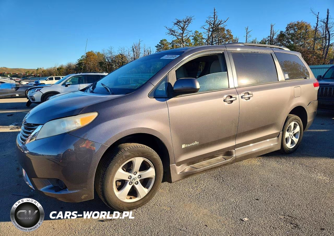 2013 Toyota Sienna Le