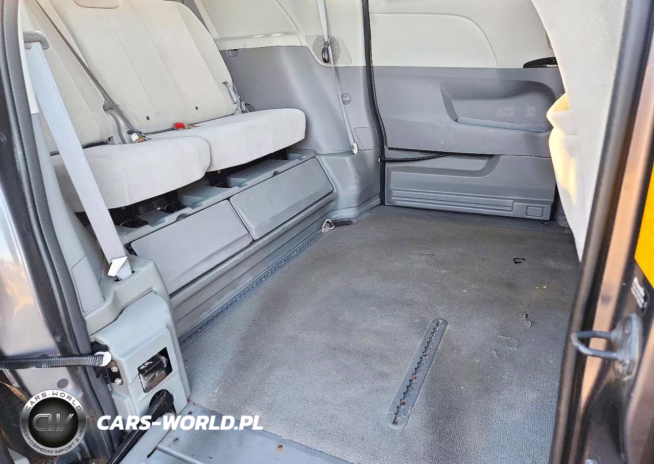 2013 Toyota Sienna Le VIN:5TDKK3DC6DS309290 - 11