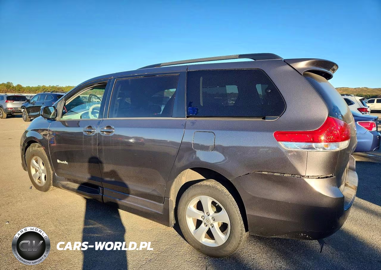 2013 Toyota Sienna Le VIN:5TDKK3DC6DS309290 - 2