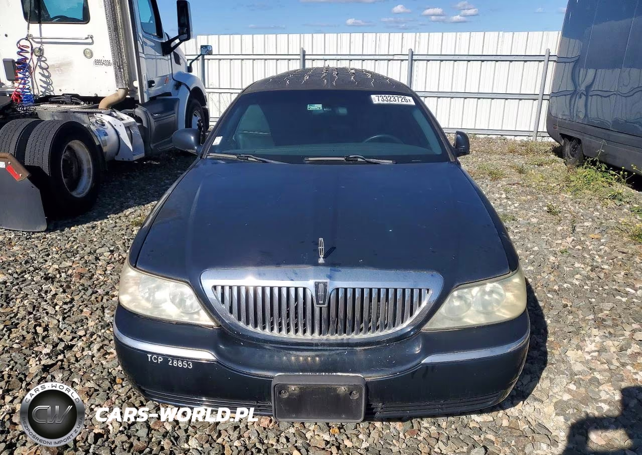 2007 Lincoln Town Car Executive VIN:1L1FM88W37Y601305 - 5
