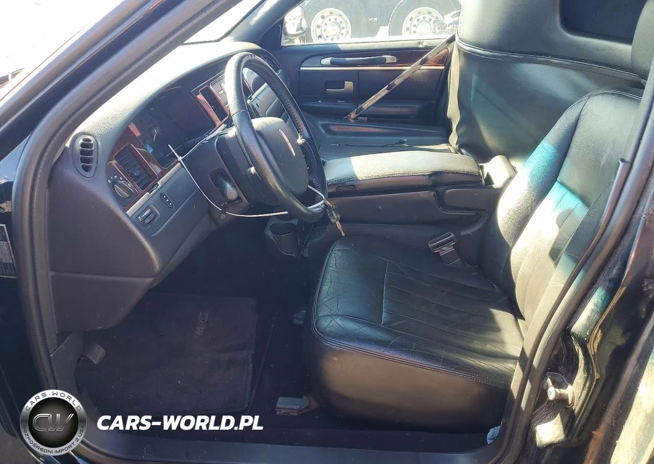 2007 Lincoln Town Car Executive VIN:1L1FM88W37Y601305 - 7