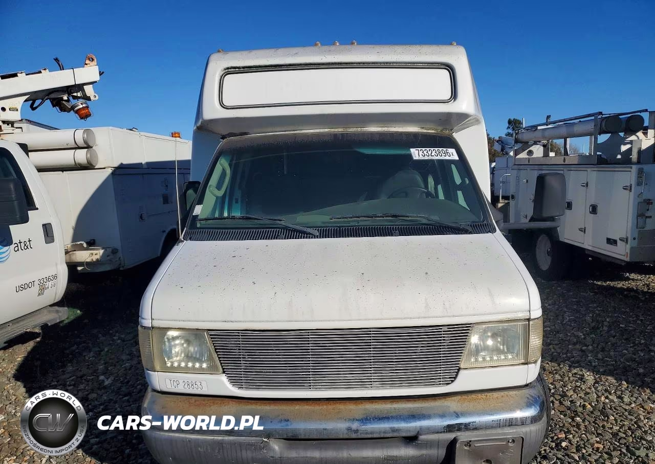 2004 Ford Econoline E450 Super Duty Cutaway Van VIN:1FDXE45P54HB18271 - 5