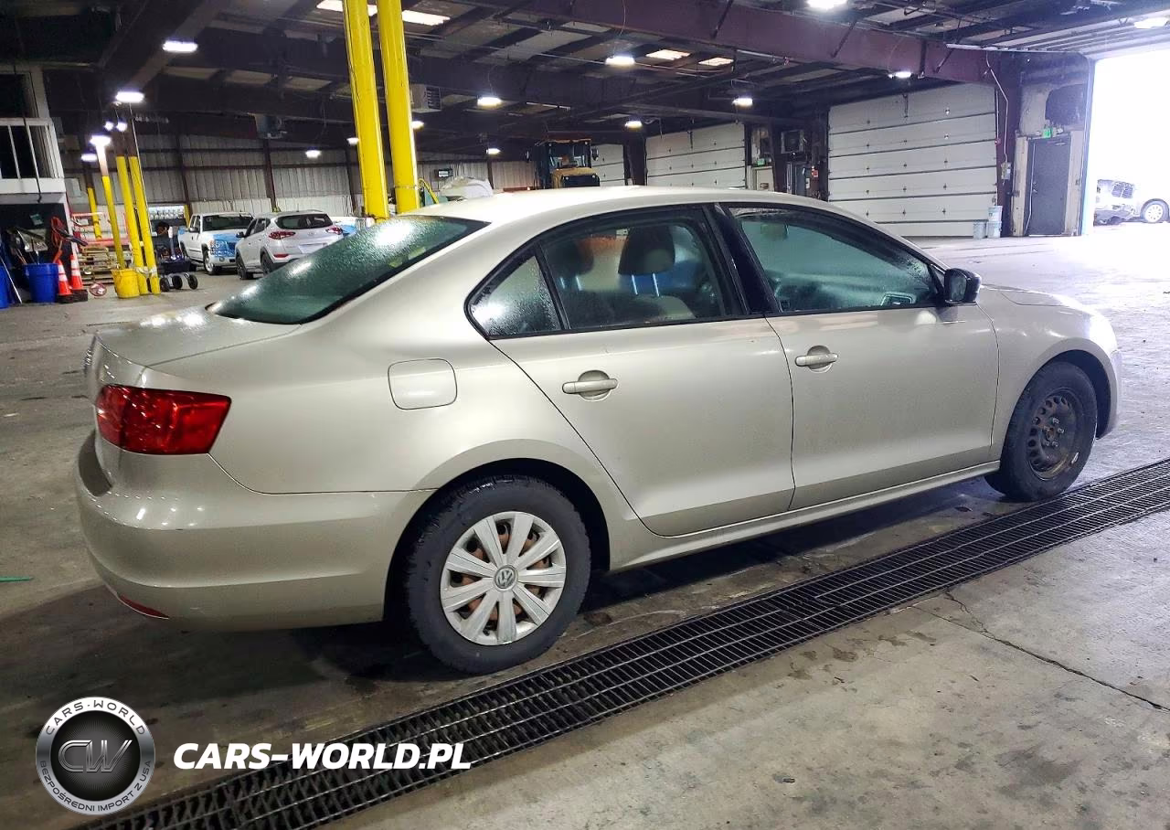 2014 Volkswagen Jetta Base VIN:3VW2K7AJ5EM328552 - 3