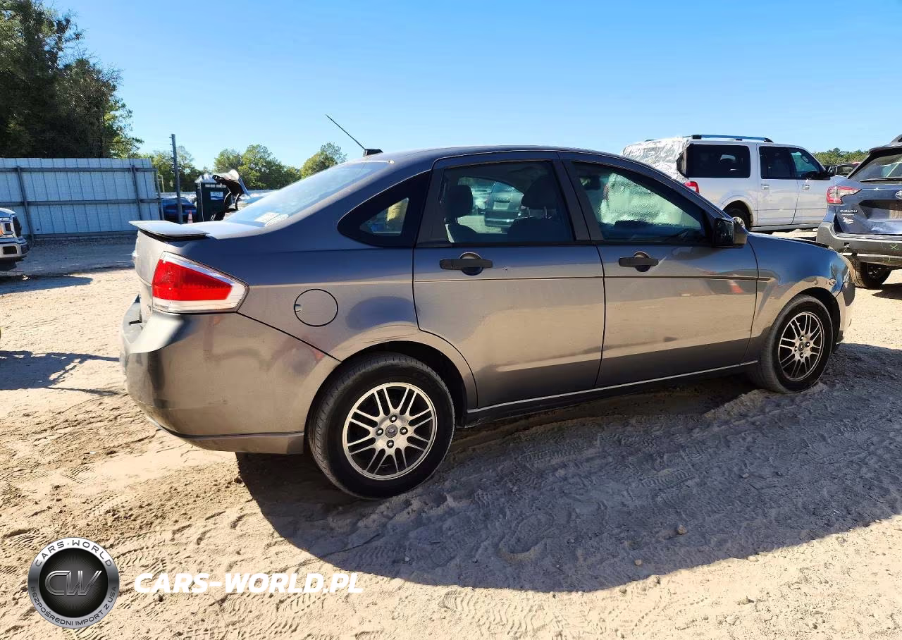2010 Ford Focus Se VIN:1FAHP3FN2AW240190 - 3
