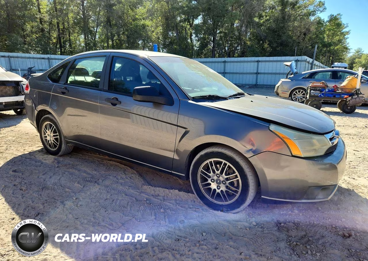 2010 Ford Focus Se VIN:1FAHP3FN2AW240190 - 4