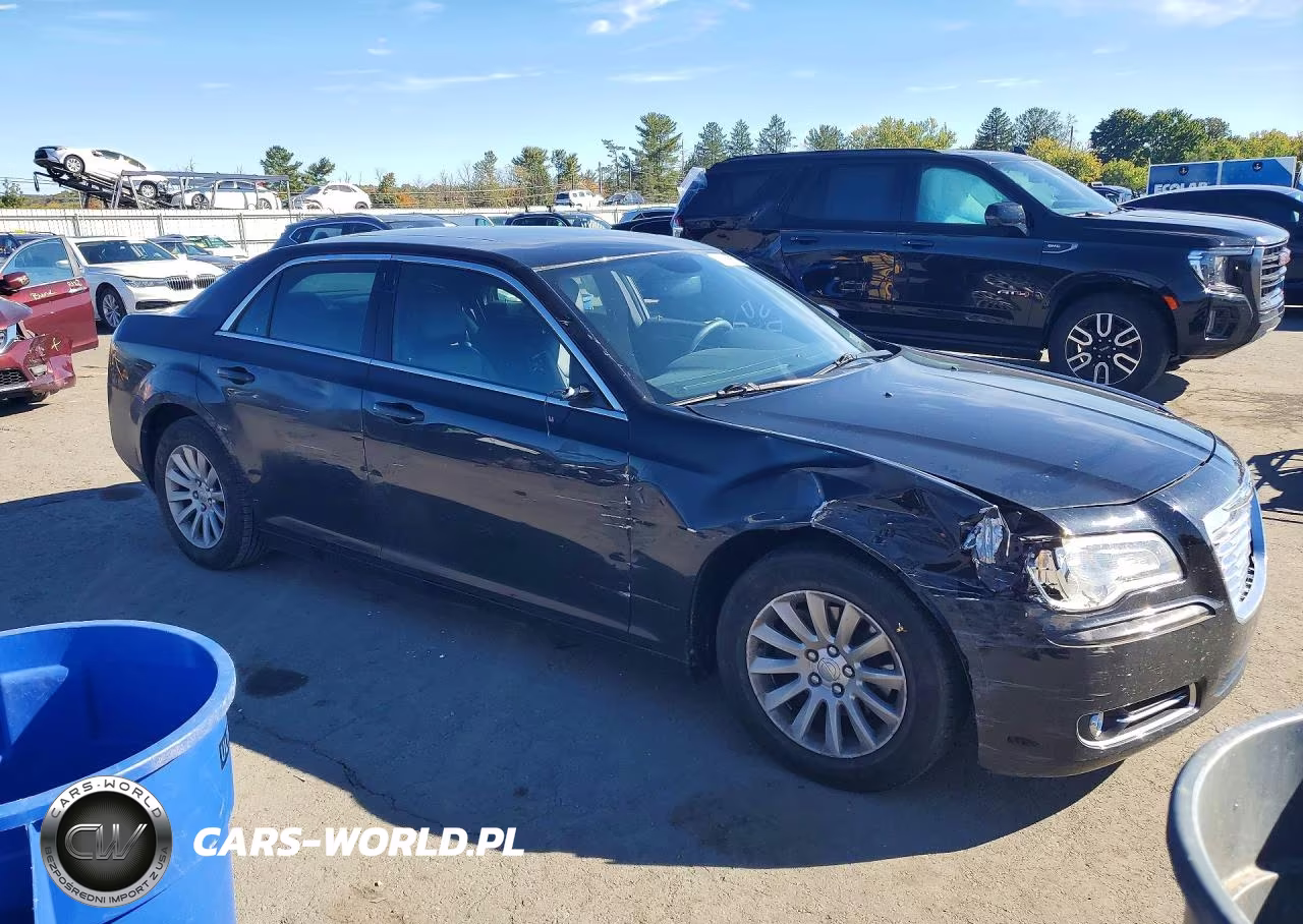 2013 Chrysler 300 VIN:2C3CCAAG5DH630463 - 4