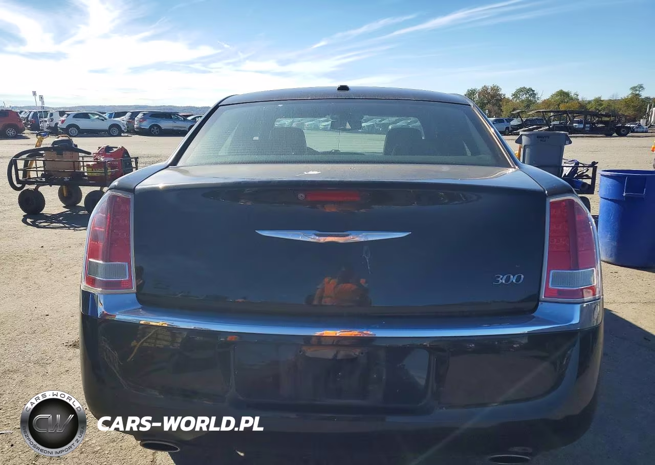 2013 Chrysler 300 VIN:2C3CCAAG5DH630463 - 6