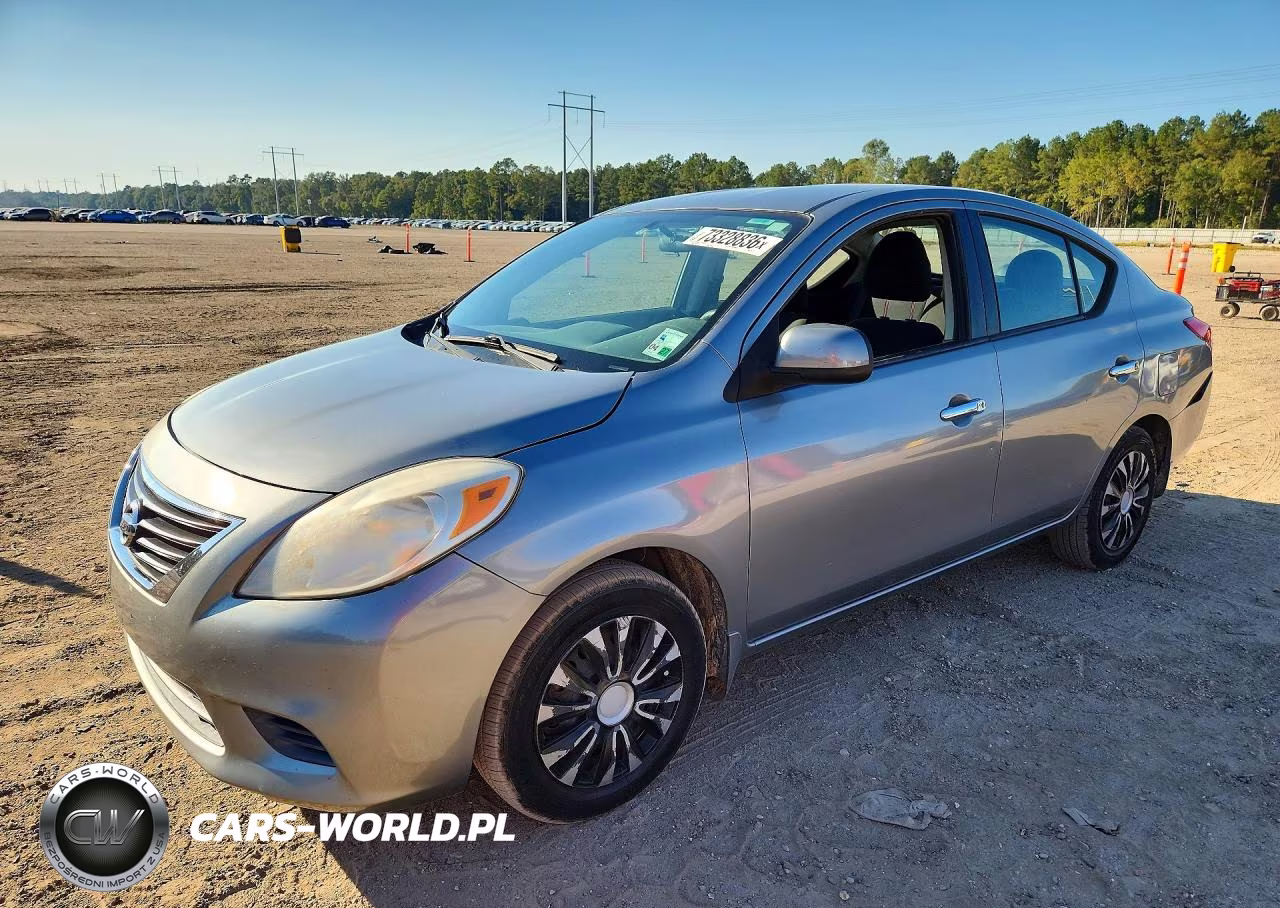 2012 Nissan Versa 1.6 S – zdjęcie 1 z 12