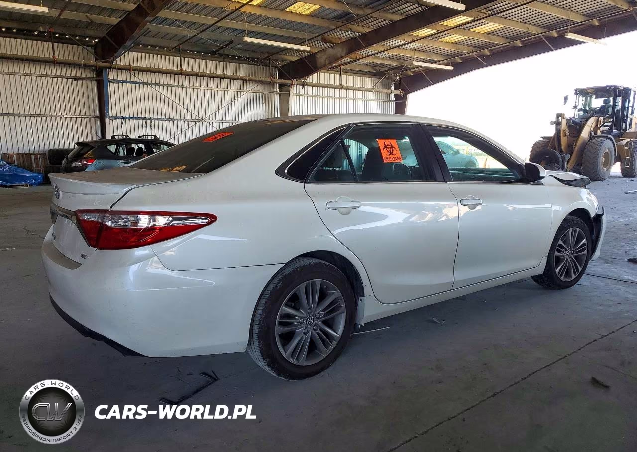 2016 Toyota Camry Se VIN:4T1BF1FK5GU123247 - 3