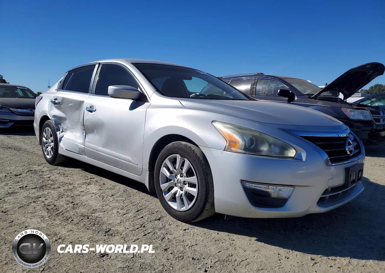 2014 Nissan Altima 2.5 S VIN:1N4AL3AP2EC195619 - 4
