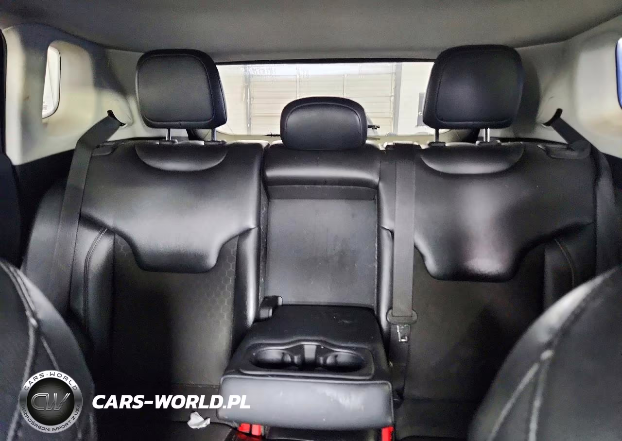 2018 Jeep Compass Latitude VIN:3C4NJCBB2JT165944 - 10