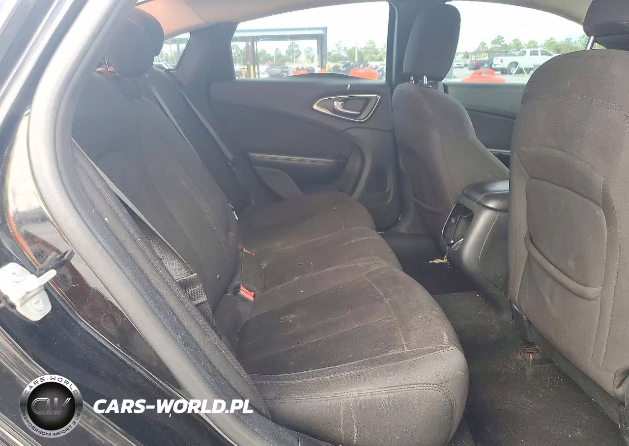 2015 Chrysler 200 Limited VIN:1C3CCCABXFN584400 - 10