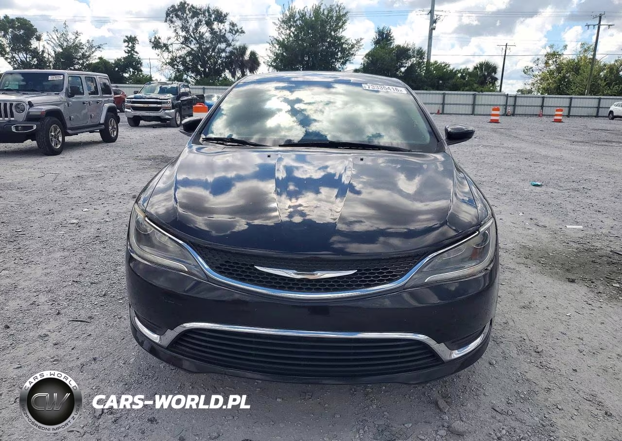 2015 Chrysler 200 Limited VIN:1C3CCCABXFN584400 - 5