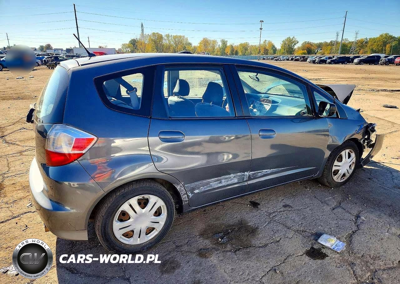 2011 Honda Fit VIN:JHMGE8H38BS008222 - 3