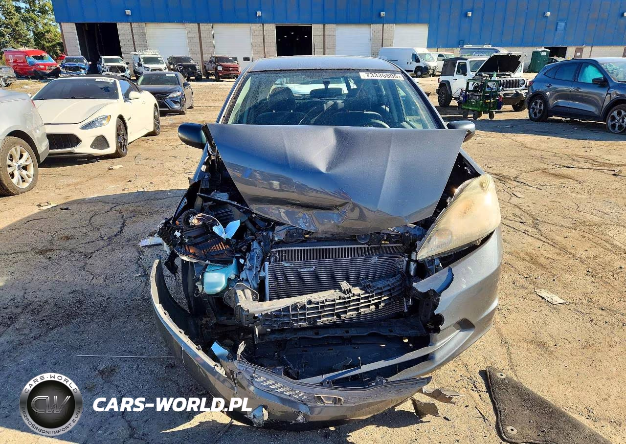 2011 Honda Fit VIN:JHMGE8H38BS008222 - 5