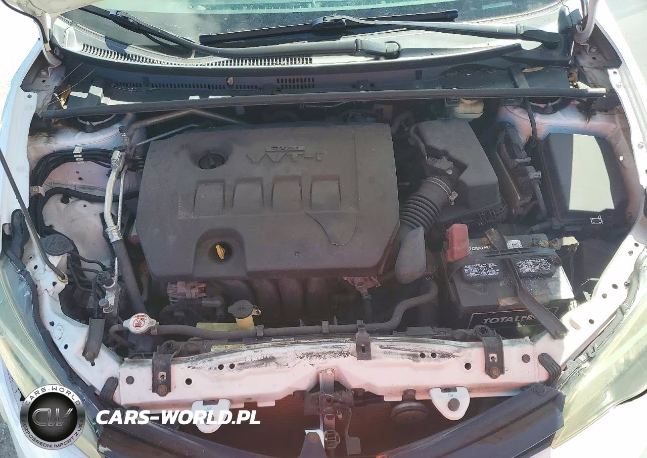 2018 Toyota Corolla Le VIN:2T1BURHE0JC040300 - 11