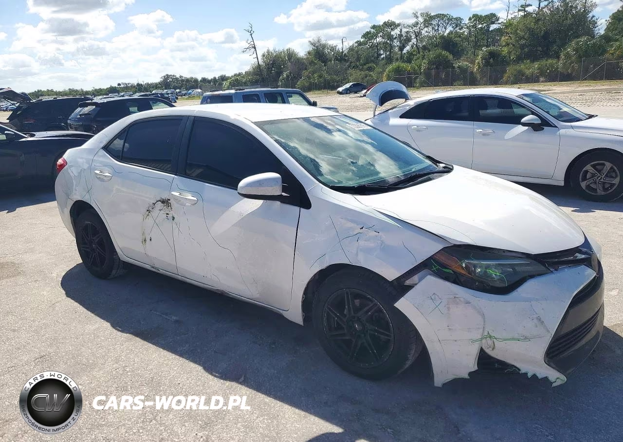 2018 Toyota Corolla Le VIN:2T1BURHE0JC040300 - 4