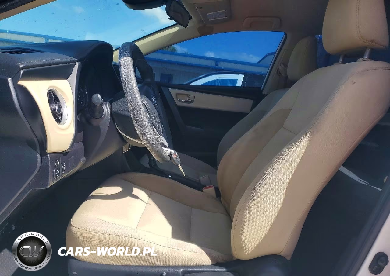 2018 Toyota Corolla Le VIN:2T1BURHE0JC040300 - 7