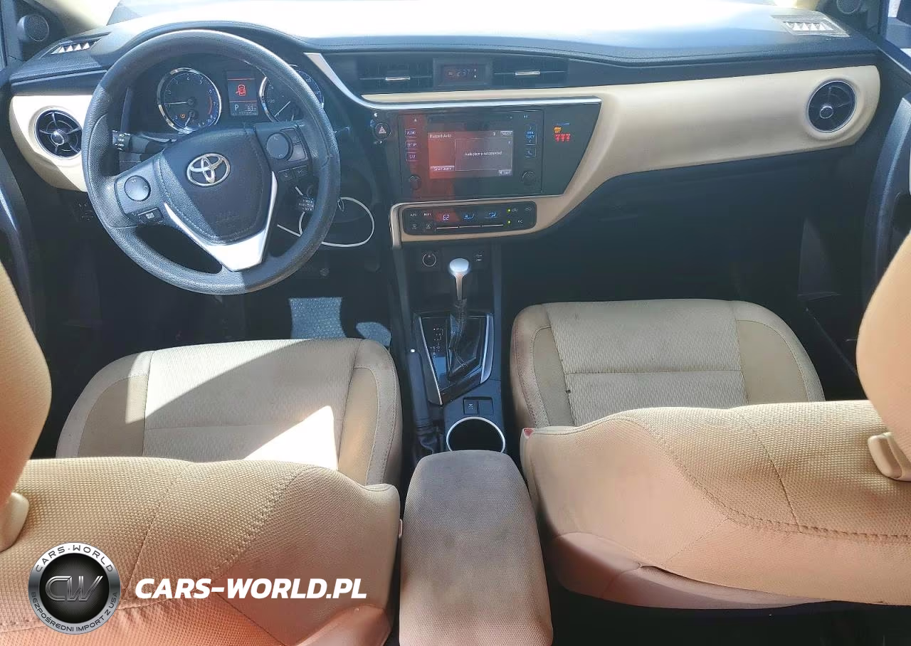 2018 Toyota Corolla Le VIN:2T1BURHE0JC040300 - 8