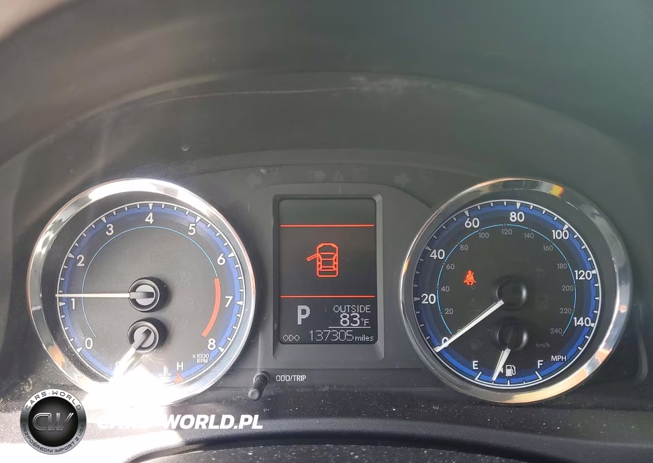 2018 Toyota Corolla Le VIN:2T1BURHE0JC040300 - 9