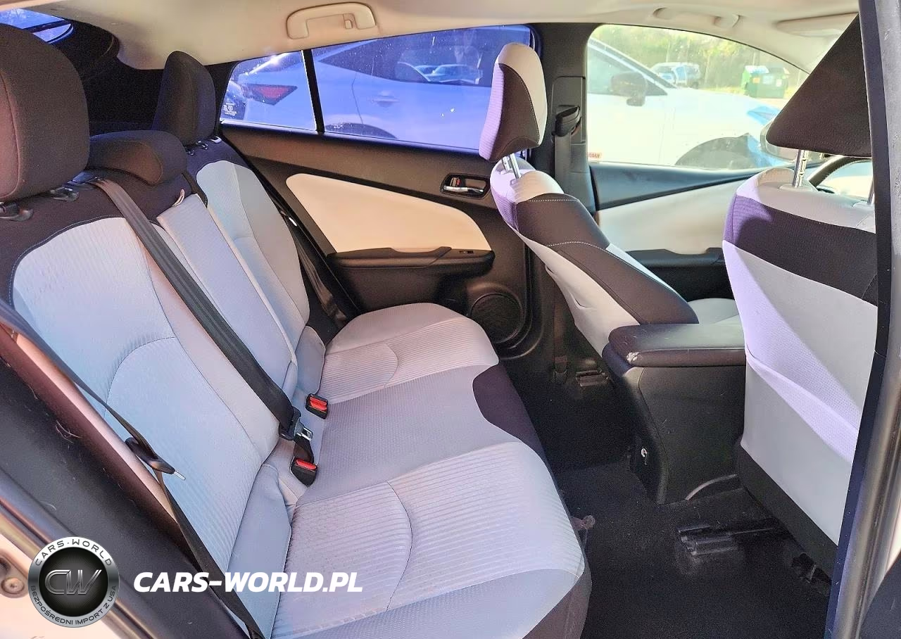 2017 Toyota Prius Three VIN:JTDKARFU3H3049322 - 10