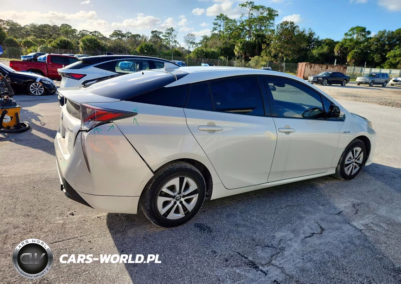 2017 Toyota Prius Three VIN:JTDKARFU3H3049322 - 3