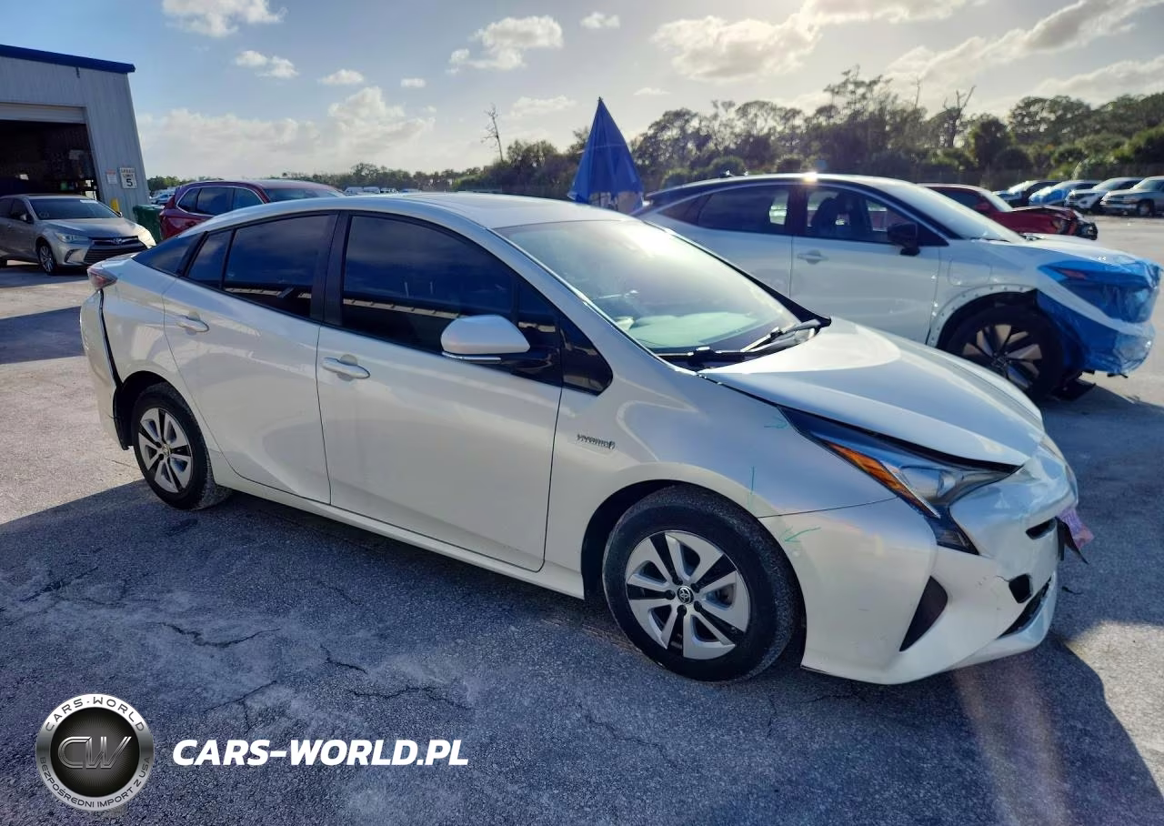 2017 Toyota Prius Three VIN:JTDKARFU3H3049322 - 4