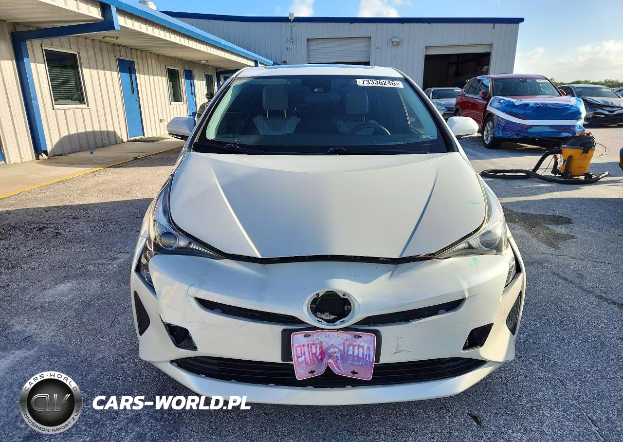 2017 Toyota Prius Three VIN:JTDKARFU3H3049322 - 5
