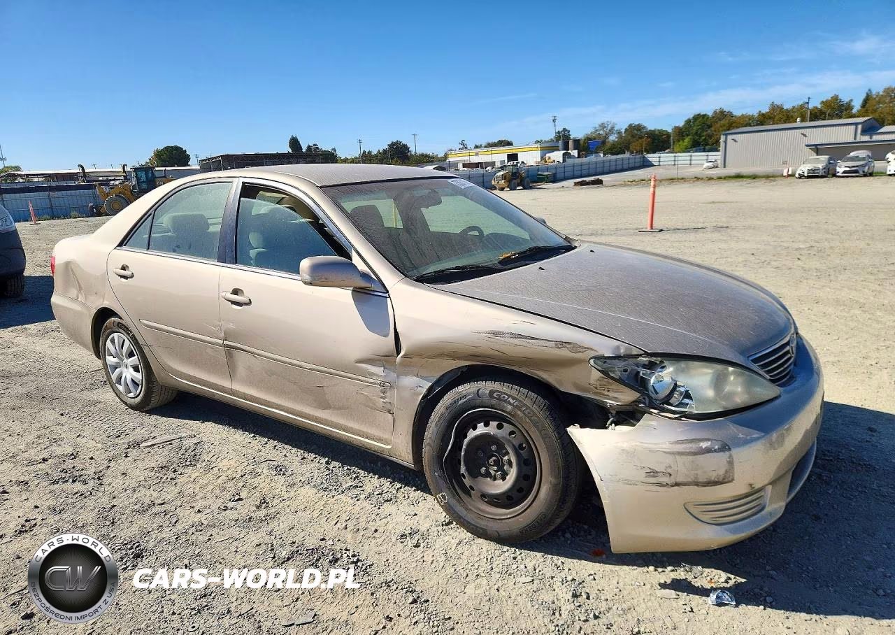 2005 Toyota Camry Le VIN:4T1BE30K15U987006 - 4