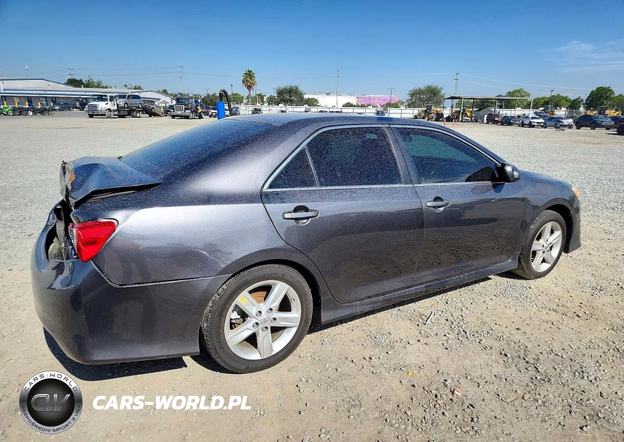 2014 Toyota Camry Se VIN:4T1BF1FK0EU435439 - 3