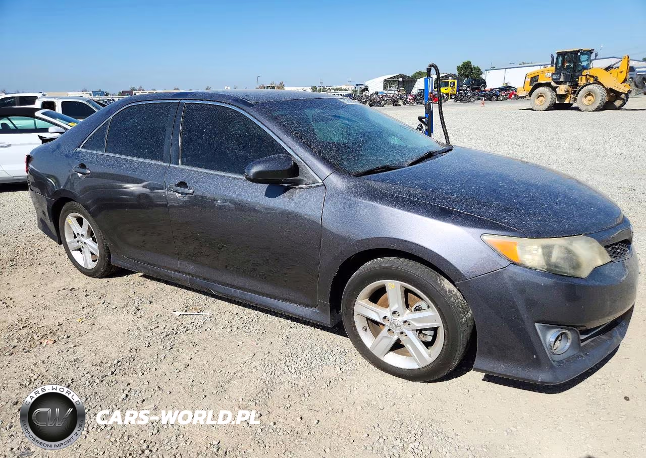 2014 Toyota Camry Se VIN:4T1BF1FK0EU435439 - 4
