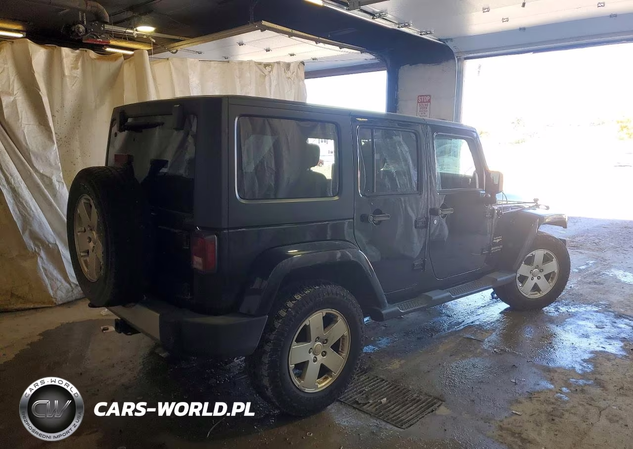 2012 Jeep Wrangler Unlimited Sahara VIN:1C4BJWEG5CL276093 - 3