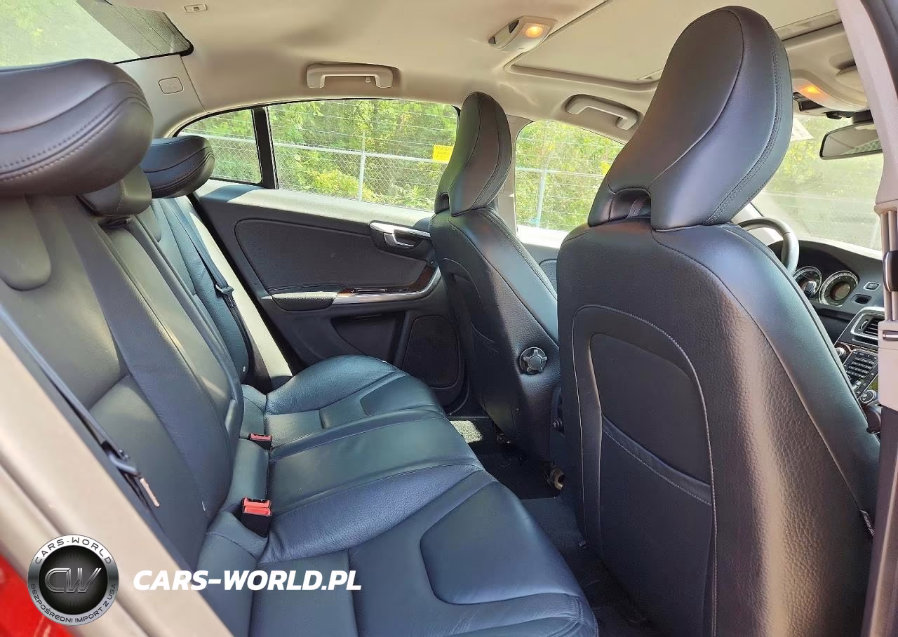 2013 Volvo S60 VIN:YV1612FSXD2210878 - 10