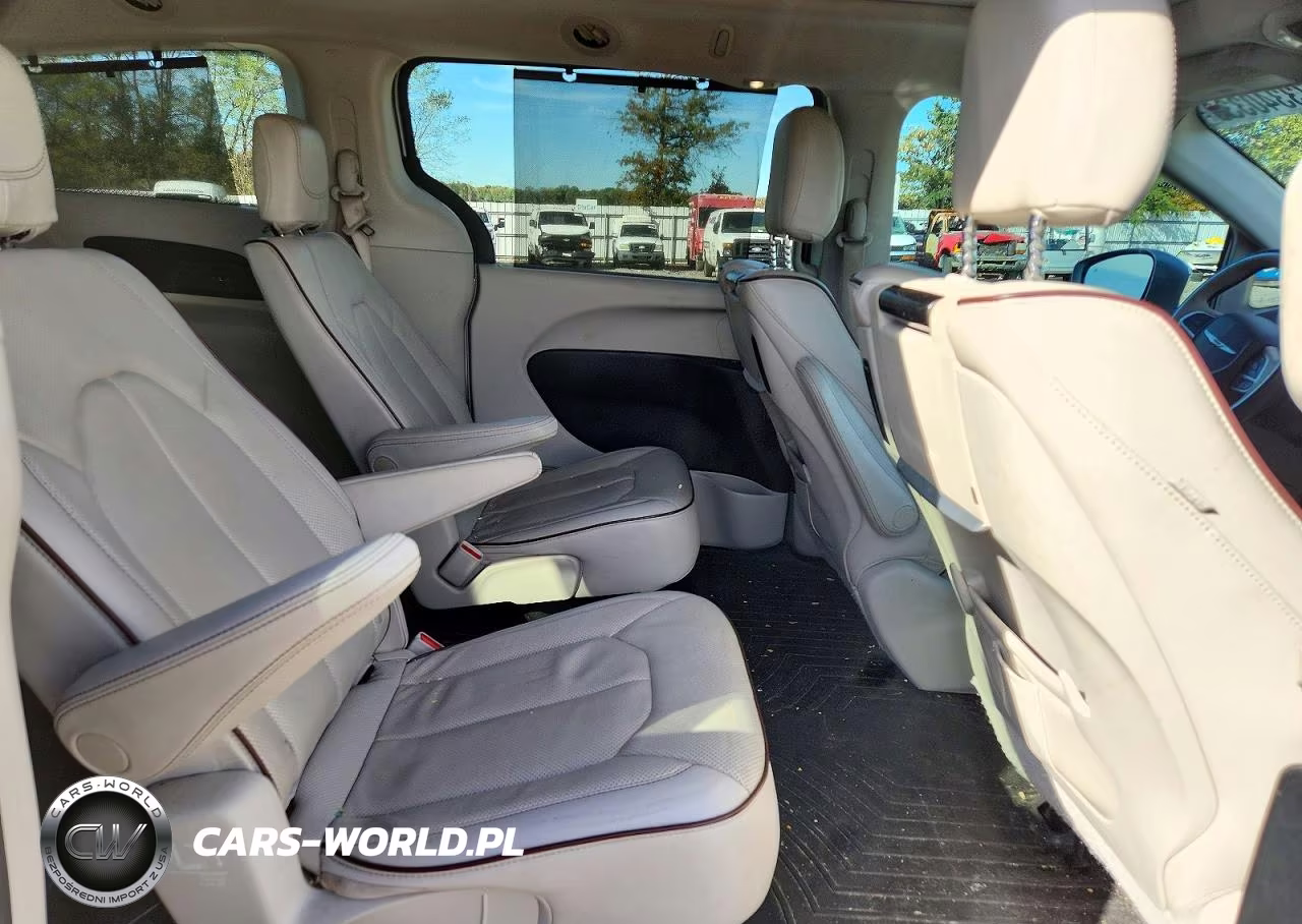 2018 Chrysler Pacifica Limited VIN:2C4RC1GG7JR358064 - 11