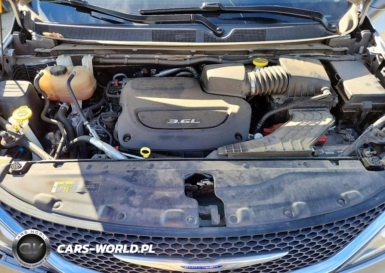 2018 Chrysler Pacifica Limited VIN:2C4RC1GG7JR358064 - 12