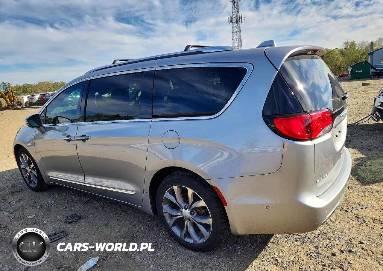 2018 Chrysler Pacifica Limited VIN:2C4RC1GG7JR358064 - 2