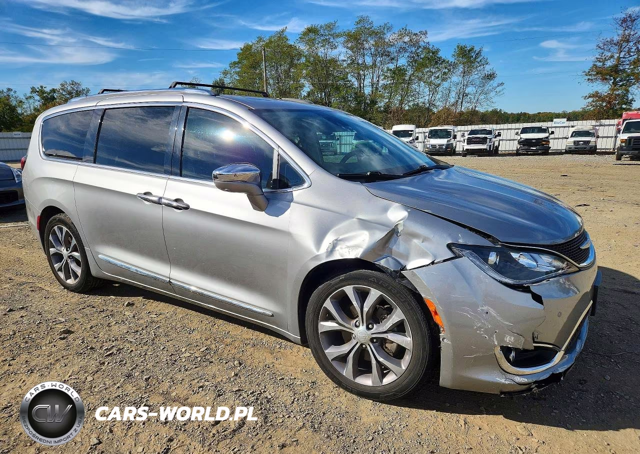 2018 Chrysler Pacifica Limited VIN:2C4RC1GG7JR358064 - 4