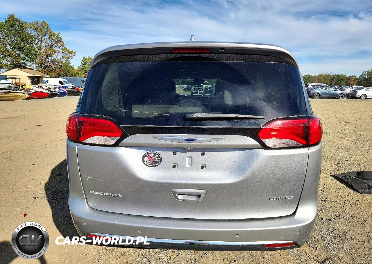 2018 Chrysler Pacifica Limited VIN:2C4RC1GG7JR358064 - 6
