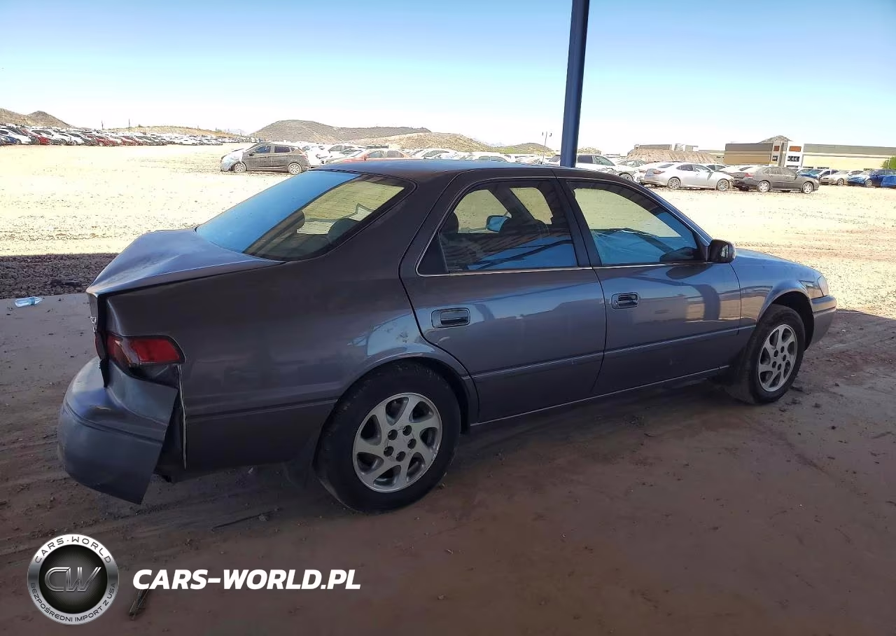 1999 Toyota Camry Xle V6 VIN:4T1BF28K1XU929766 - 3