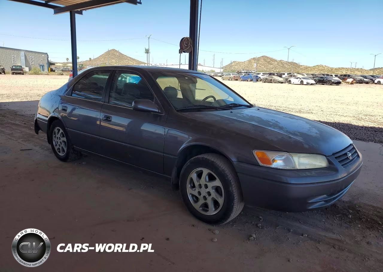 1999 Toyota Camry Xle V6 VIN:4T1BF28K1XU929766 - 4