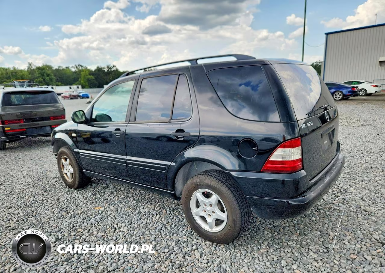 2000 Mercedes-Benz Ml 320 VIN:4JGAB54E0YA153433 - 2