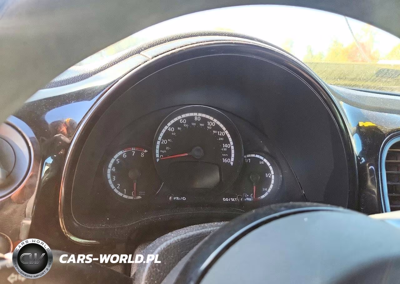 2015 Volkswagen Beetle 1.8T VIN:3VWF17AT6FM636112 - 9