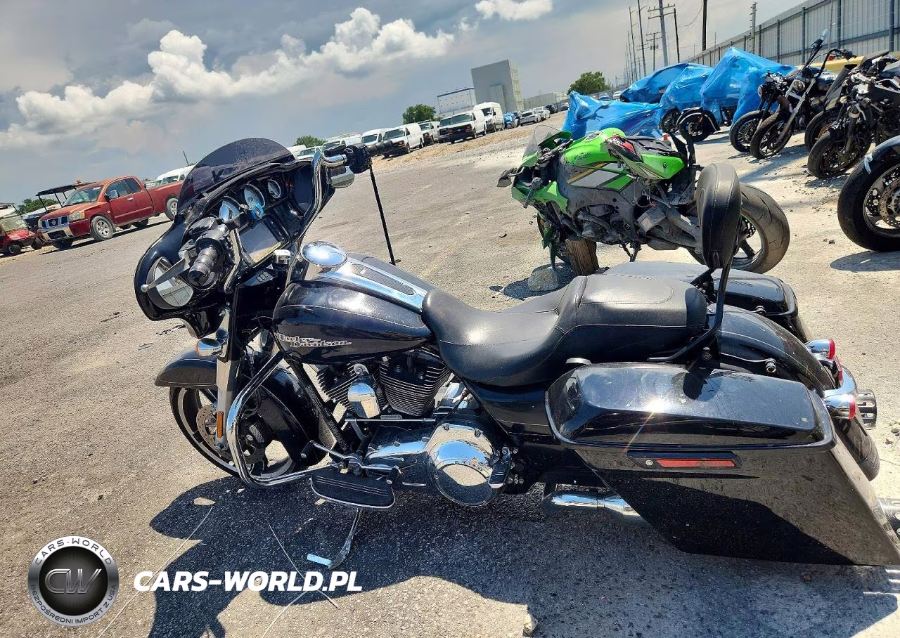 2016 Harley-Davidson Flhxs Street Glide Special VIN:1HD1KRM3XGB623260 - 3