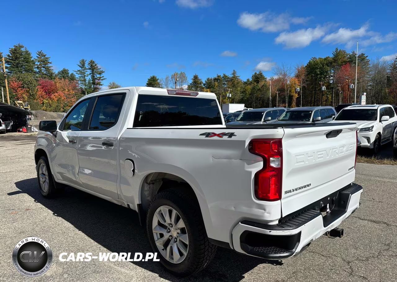 2020 Chevrolet Silverado 1500 4Wd Short Bed Custom VIN:1GCUYBEF7LZ103659 - 3