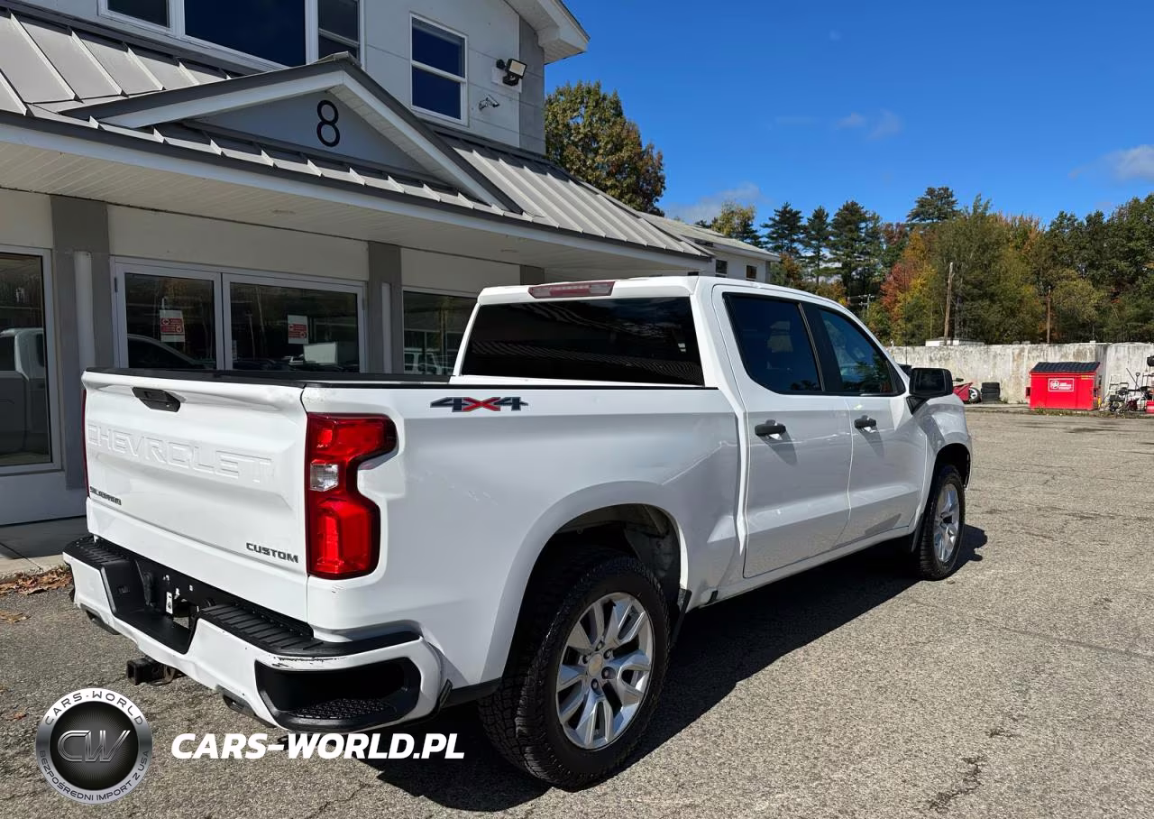 2020 Chevrolet Silverado 1500 4Wd Short Bed Custom VIN:1GCUYBEF7LZ103659 - 4