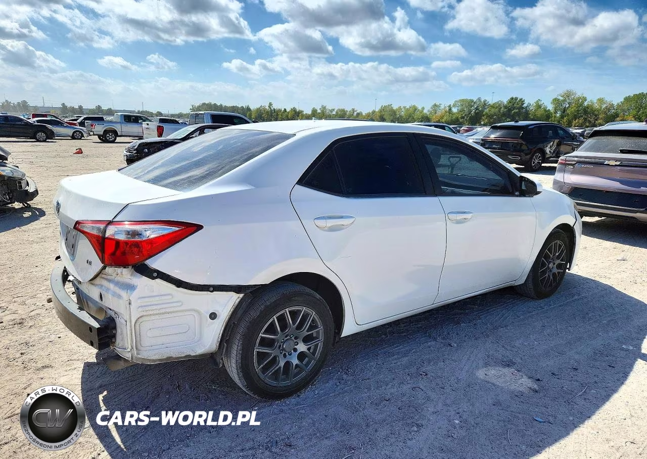 2016 Toyota Corolla Le VIN:5YFBURHE9GP553019 - 3